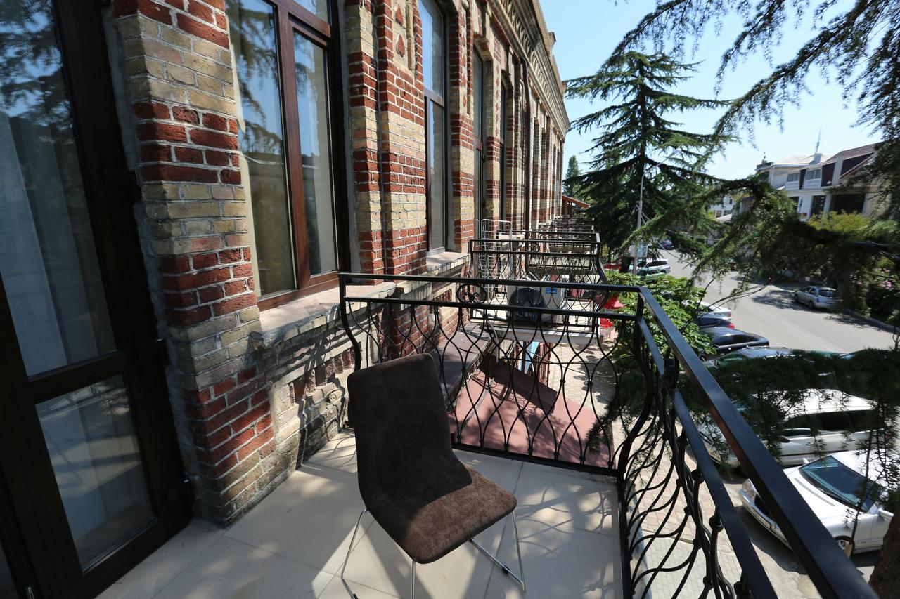 Boutique Hotel Amra Sukhumi Exteriör bild