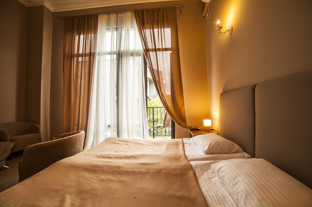 Boutique Hotel Amra Sukhumi Exteriör bild